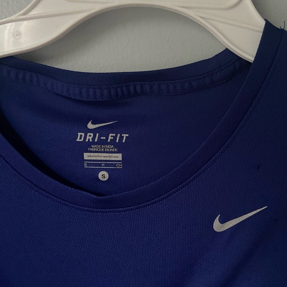 🌟 FREE IF BUNDLED Nike tee - Picture 2 of 2